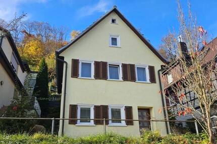 Kleines Haus im Flügel mit schönem Garten und Denkmalschutz - Heidenheim Innenstadt