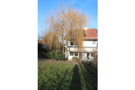 HN-Ost, großzügige renovierte Doppelhaushälfte mit großem Süd Garten - Heilbronn Kernstadt