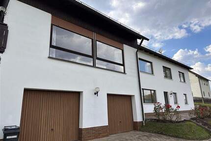 Großzügiges Einfamilienhaus mit sonnigem Garten in Mosenberg - Neuhaus a d Pegnitz