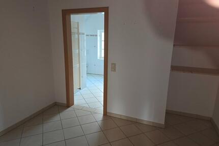 Dachgeschosswohnung mit 2 Balkonen & zentraler Lage in Hoppecke - Brilon