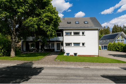 Haus zum Kaufen in Hinterzarten 740.000,00 € 354 m²