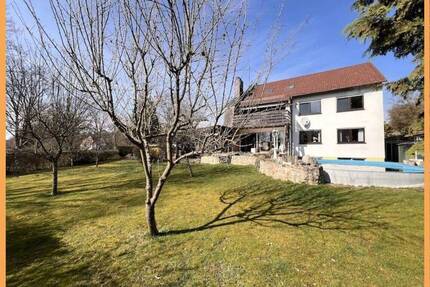 Außergewöhnliches Anwesen direkt am historischen Alten Kanal - 3 Fam.-Haus + Bungalow + Baugrund - Nürnberg Worzeldorf