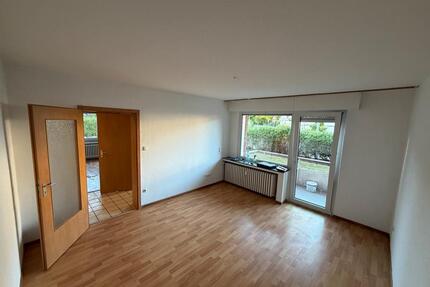 schöne Erdgeschosswohnung (69 m') mit Garage, Garten und Balkon - Duisburg Hamborn