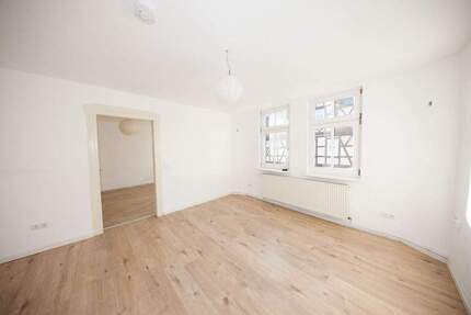 Gemütlich und renoviert, 3-Zimmer Wohnung in zentraler Lage von Bad Rodach!!