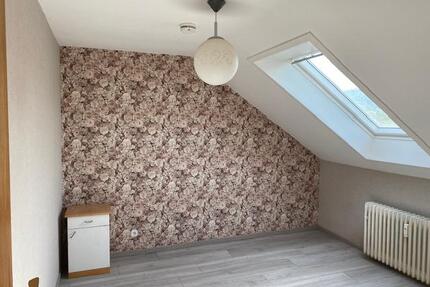 Dachgeschoss-Wohnung - 520,00&nbsp;EUR Kaltmiete, ca.&nbsp; 62,00&nbsp;m&sup2; in Detmold (PLZ: 32760) Hiddesen