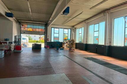 Vielseitige Werkstatt-& Lagerhalle mit Freifläche in Dingolfing