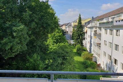 3-Zimmer-Wohnung mit Aufzug, Balkon und Garage in Zentrumsnähe - Krefeld Cracau