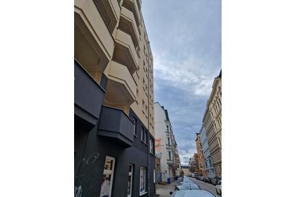 - Citywohnung im Domviertel - Komfortable Wohnung mit eigenem Eingang, Einbauküche und Balkon! - Magdeburg