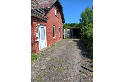 Einfamilienhaus mit großem Grundstück, Carport in Wester-Ohrstedt - Bredstedt