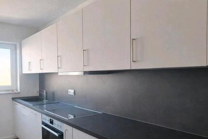 ** Moderne 3-Zimmer-Wohnung mit Balkon in Niederburg **