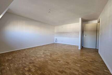 Wohnung zum Mieten in Zwickau 312,00 € 52.12 m²