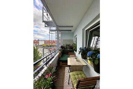 Schöne 2-Zimmer-Wohnung in Schwabing West mit Balkon, Kamin, EBK - München Maxvorstadt