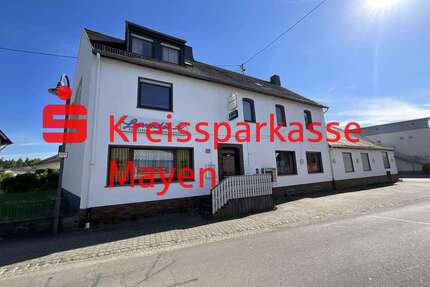 Haus zum Kaufen in Nachtsheim 275.000,00 € 300 m²