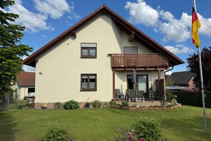 Zweifamilienhaus mit großem Grundstück zwischen Seen und Ostsee - Grabowhöfe
