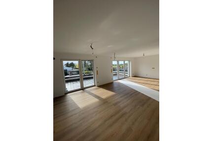 Attraktive 2,5 Zimmer Wohnung im 1.OG mit Dachterasse in Kempen, St.Hubert