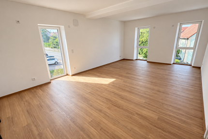 Wohnung zum Kaufen in Adelsdorf 299.500,00 € 70 m²