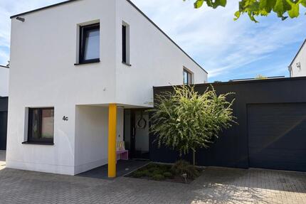 Neuwertiges Architektenhaus - 429.000,00&nbsp;EUR Kaufpreis, ca.&nbsp; 142,00&nbsp;m&sup2; in Nordhorn (PLZ: 48529)