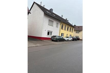 Haus zu verkaufen - 150.000,00&nbsp;EUR Kaufpreis, ca.&nbsp; 192,00&nbsp;m&sup2; in Nußbach (PLZ: 67759)