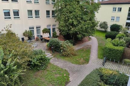 Top Möblierte 2-Zi-Wohnung direkt an der U Bahn, ruhig und grün - Fürth Altstadt