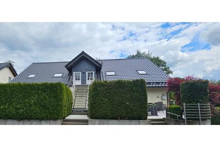 3 Zi. Luxuswohnung plus großer Holzempore & Loggia in Wiedenest - Bergneustadt