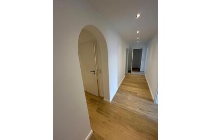 ***Top-kernsanierte 3-Zimmer-Wohnung mit Einbauküche nähe Zooviertel*** - Wuppertal Arrenberg