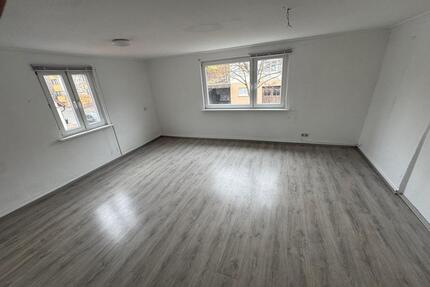 3-Zimmer Wohnung in Pfullingen - 750,00&nbsp;EUR Kaltmiete, ca.&nbsp; 94,00&nbsp;m&sup2; in Uttenreuth (PLZ: 91080)