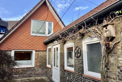 Haus zum Kaufen in Heide 169.000,00 € 126.98 m²