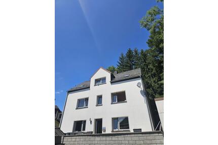 Großfamilienhaus mit Garten in ruhiger Lage – Münchberg-Schlegel