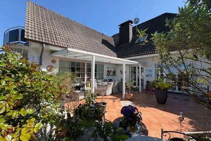 Haus zum Kaufen in Oerlinghausen 789.000,00 € 277.49 m²