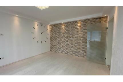Modernisierte 3,5-Zimmer-Eigentumswohnung mit Balkon, Stellplatz - Kassel Niederzwehren