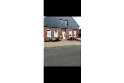 Große Wohnung - 1.500,00&nbsp;EUR Kaltmiete, ca.&nbsp; 160,00&nbsp;m&sup2; in Stadland (PLZ: 26935)