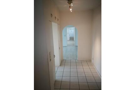 Wohnung-Südseite 1 OG - 3 ZKB 2 Badezimmer PKW-Stellplatz - Bodenwerder