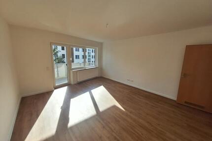 3 Zimmer Wohnung mit Balkon Erstbezug nach Sanierung - Burgdorf