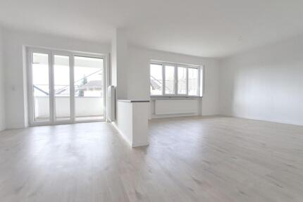 Frisch sanierter Wohntraum: Großzügige 4-Zimmer-Wohnung mit Balkon & Garage - Deggendorf