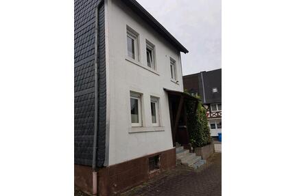 Einfamilienhaus mit Garage und Stellplatz Baujahr ca. 1925-1930 - Gemünden