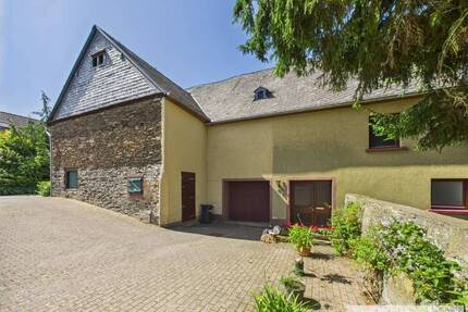 Einfamilienhaus mit Scheune |ca. 174 m² Wohnfläche | ca. 1045 m² Grundstücksfläche | Burgen Mosel