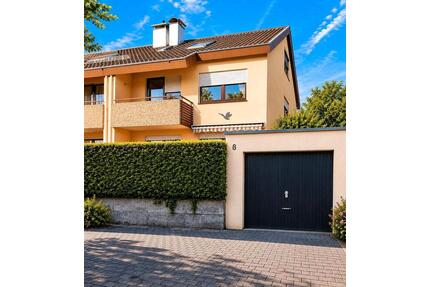 DHH mit Garage, Stellplätze, Balkon und Terrasse - Leonberg