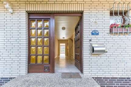 Haus zum Kaufen in Ahrensburg 450.000,00 € 120 m²