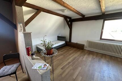 WG Zimmer zu vermieten - 650,00&nbsp;EUR Kaltmiete, ca.&nbsp; 110,00&nbsp;m&sup2; in Gengenbach (PLZ: 77723)