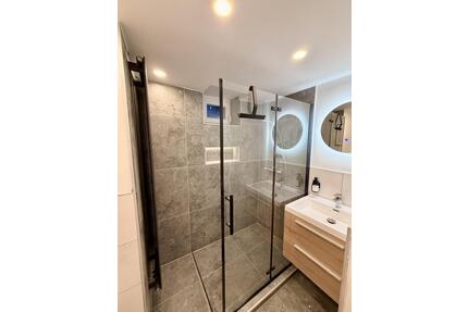 Exklusive 2-Zimmer-Wohnung, Erstbezug nach Sanierung mit Küche und Geräten - Fürth Altstadt