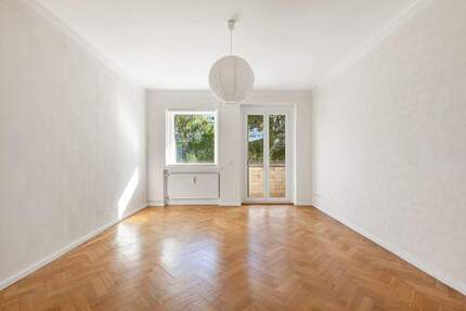 Modernisierte 3,5-Zimmer-Wohnung mit Balkon und Ausblick ins Grüne - Berlin Wilmersdorf