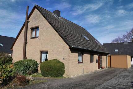 Ansprechendes Einfamilienhaus - 387.500,00&nbsp;EUR Kaufpreis, ca.&nbsp; 154,50&nbsp;m&sup2;&nbsp;Wohnfl&auml;che in Sereetz (PLZ: 23611)