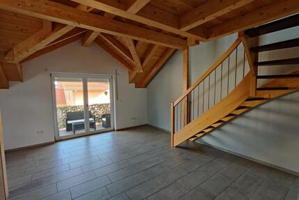 Helle 4-Zimmer-Wohnung mit Balkon und EBK in Unterneukirchen