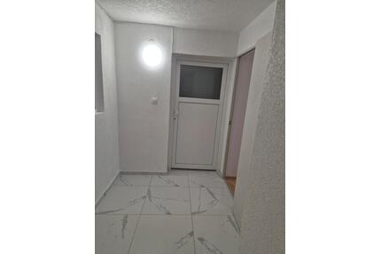 3-zimmer Wohnung - 700,00&nbsp;EUR Kaltmiete, ca.&nbsp; 100,00&nbsp;m&sup2; in Brechen (PLZ: 65611)
