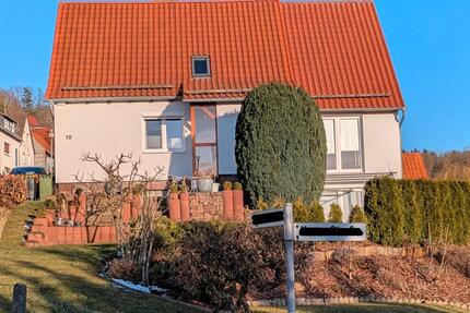 Wohnhaus mit Einliegerwohnung und fantastischem Ausblick - Helsa