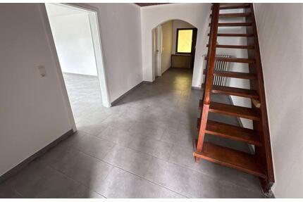 Ab sofort zum Vermieten - 1.000,00&nbsp;EUR Kaltmiete, ca.&nbsp; 150,00&nbsp;m&sup2; in Saterland (PLZ: 26683)