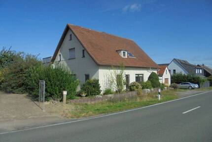 2-Familienhaus mit ca. 270 m² Wfl. in Hille - Hille-Rothenuffeln