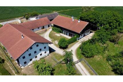 Haus zum Kaufen in Tacherting 1.750.000,00 € 264 m²