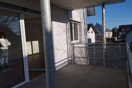 Wohnung zum Mieten in Oggelshausen 1.050,00 € 87 m²