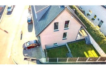 Neuwertige, moderne 4-Zi DHH, BJ 09, Garten, Garage, EBK, Kamin - Heinsberg